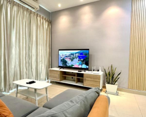 IJM Condo with Pool #Yoyo Homestay